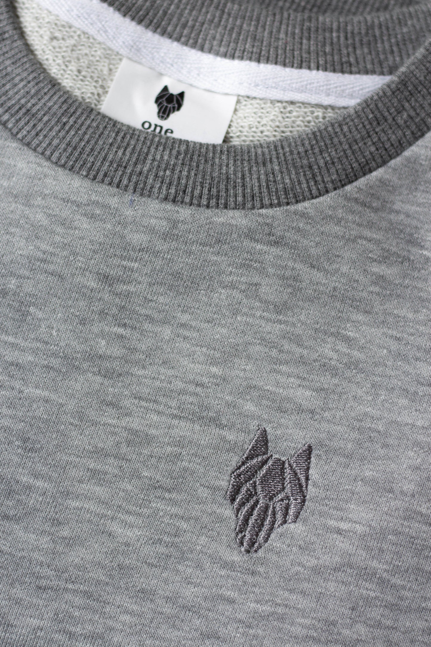 Kid’s One Wolf sweater, grey/dark grey logo - not brushed