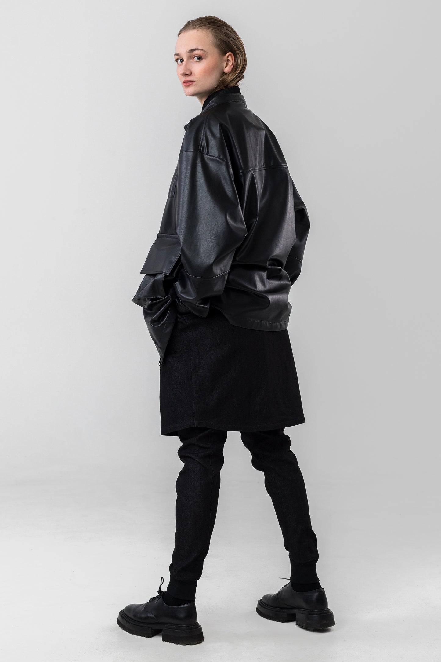 UNIFORM vegāna ādas jaka