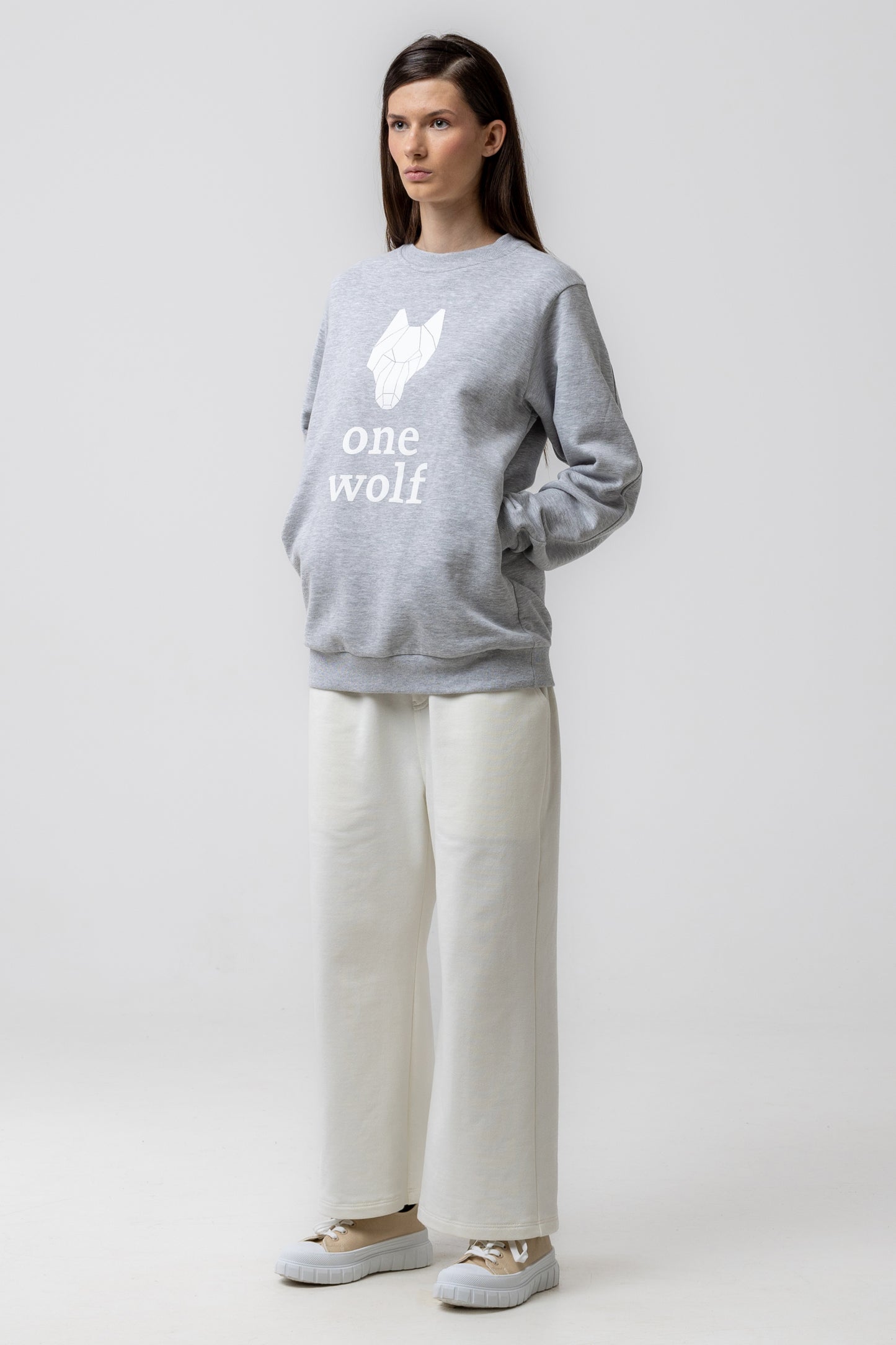 ONE WOLF LOGO COMFORT sweater grey/white logo
