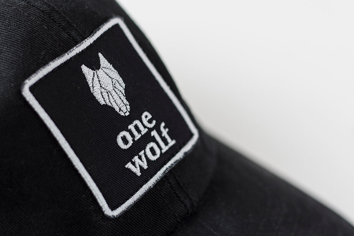ONE WOLF CLASSIC logo cap